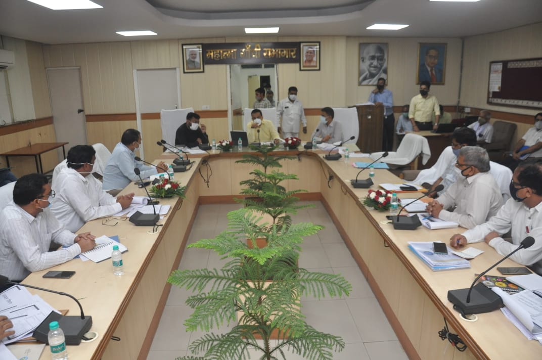 Additional-Chief-Secretary-Dr- Rajneesh-Dubey-meeting