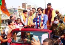 जे कब्बो न रहल अब बा, यूपी में सब बा.. गाकर रवि किशन ने लोगों में भरा जोश
