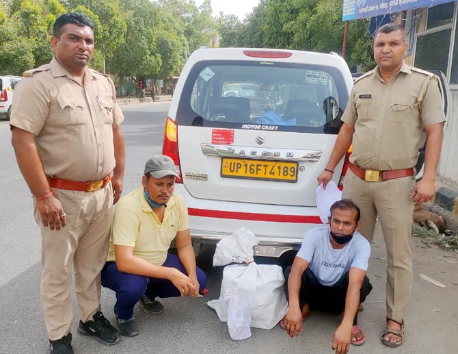 noida-excise-arested-smugler (2)