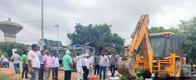 greter-noida-paradhikran-action