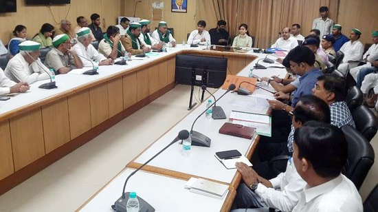 greter-noida-kishan-meeting