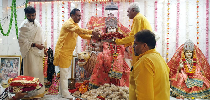 manoj-goel-durga-ashtmi-puja-1
