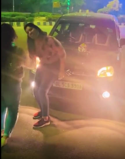 girls-dance-saat-samunder-song