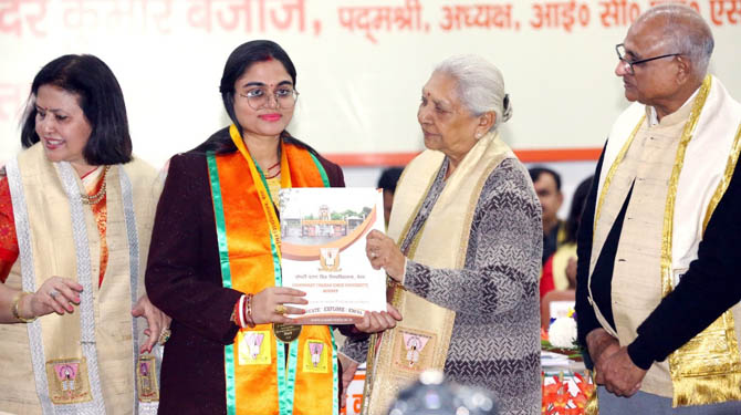its-dental-collage-Merit-CCSU- Convocation (2)
