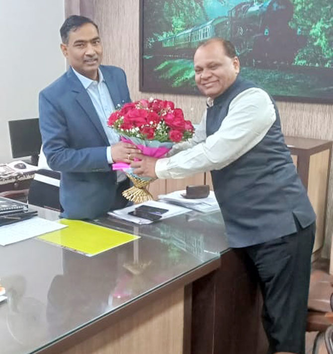 pradeep-gupta-met-gda-sachiv (1)