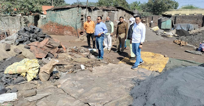 excise-raid-factory-godam (4)