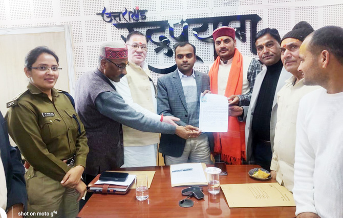 kedarnath-yatra-meeting-dm (1)