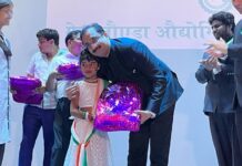 ग्रेटर नोएडा प्राधिकरण के CEO एनजी रवि कुमार बोले हमारे देश की प्रतिभा आज भी गांवों में बसती है तिरंगा यात्रा को दिखाई हरी झंडी