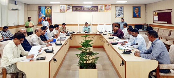 dm-meeting-Make-roads