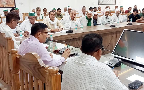 dm-meeting-farmers (1)