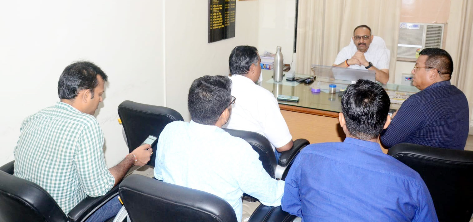 excise-officer-meeting (2)