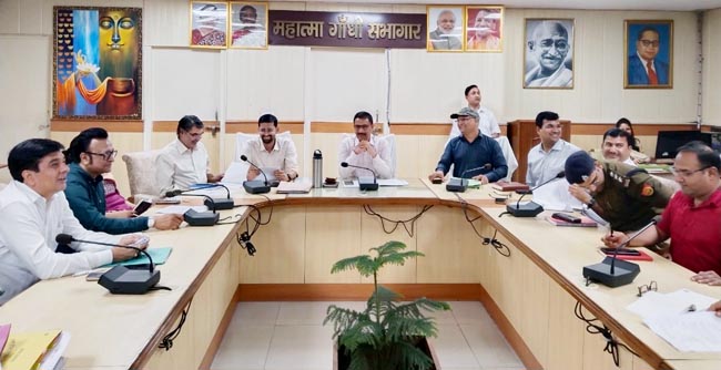 dm-meeting-polution (1)