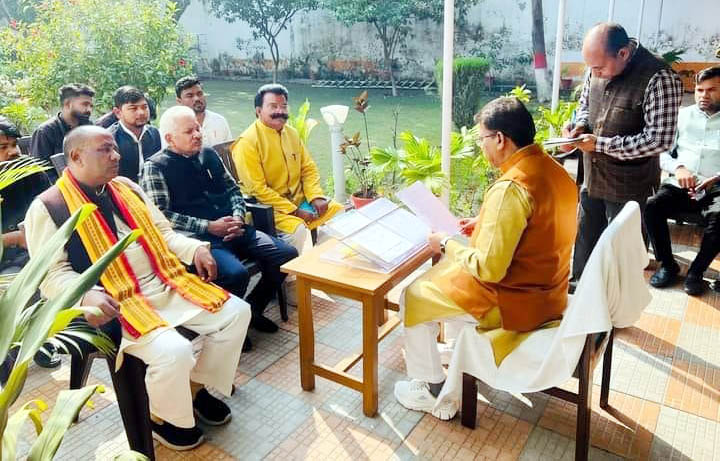 minister-narendra-kashyap-public-hearing