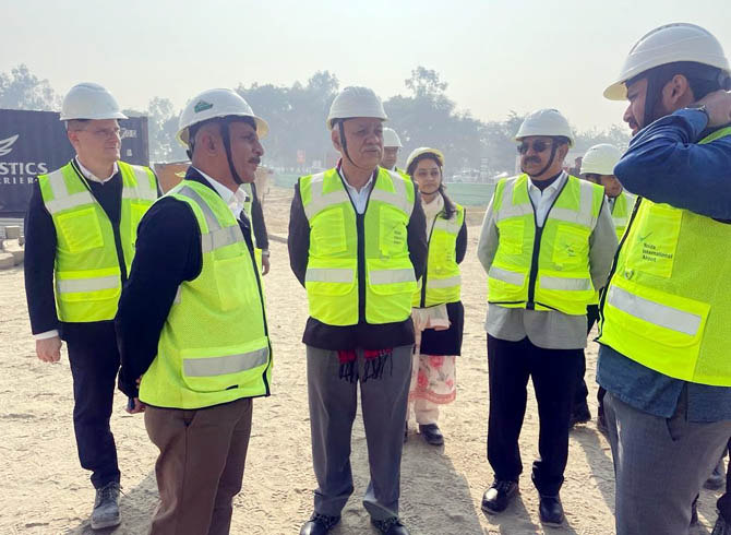 noida-inter-naition-airport-work-inspection-chief-secretary-up (5)