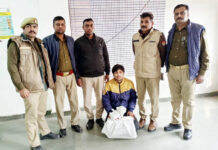 ठेका बंद होने के बाद आसपास घूम कर बेचता था यूपी की शराब