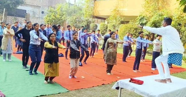 yoga-camp-modern-collage (2)