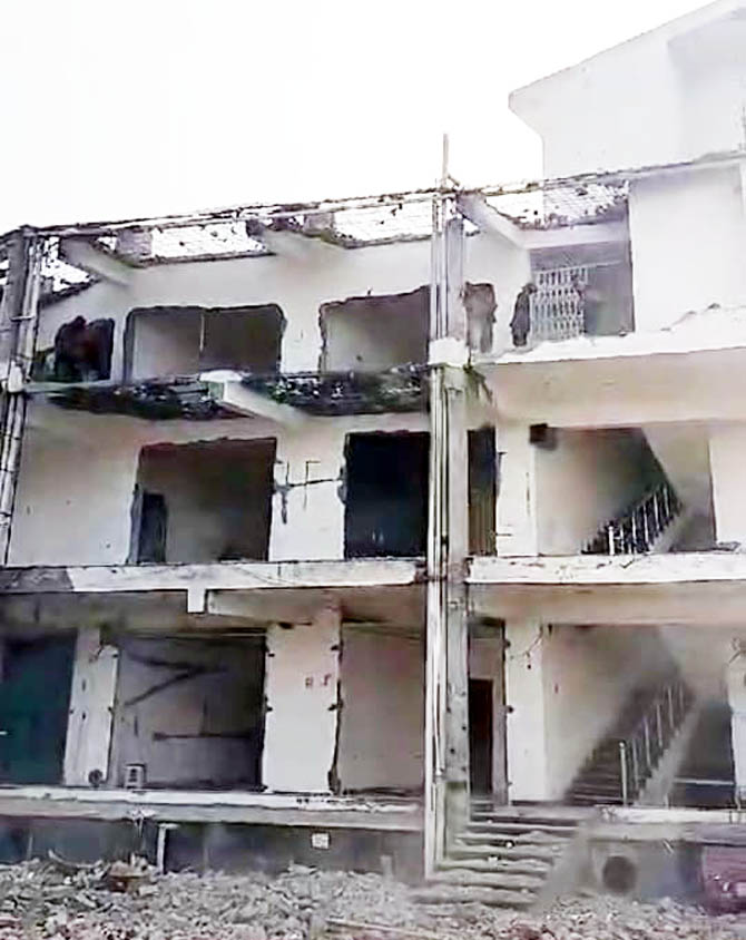 greter-noida-demolish-illegal- construction (2)