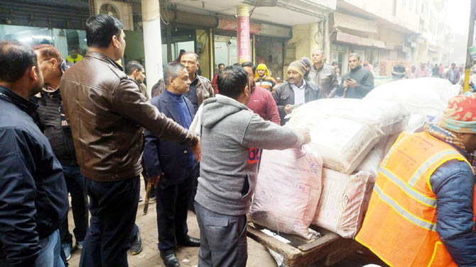 nigam-against- banned-plastic (2)