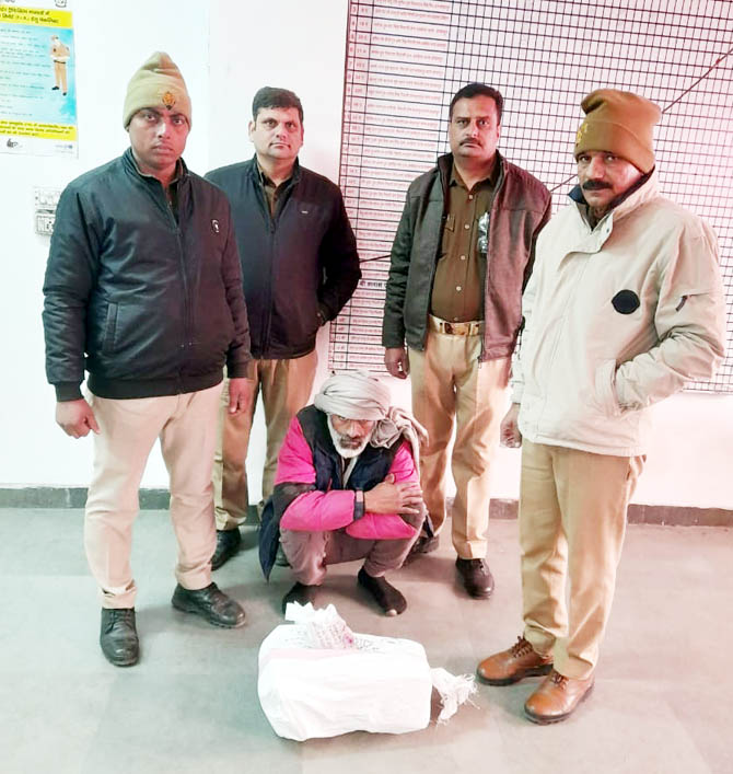 noida-liquar-smugller