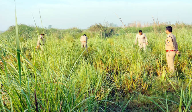 hindon-khadar-area-raid-checking (1)