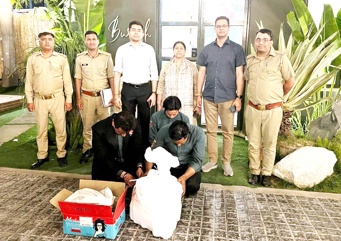 noida-excise-raid (3)