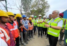 नोएडा इंटरनेशनल एयरपोर्ट पर दिसंबर से शुरु होंगी कामर्शियल फ्लाइट चीफ सेक्रेटरी दुर्गा शंकर मिश्रा ने निर्माण कार्यों का लिया जायजा