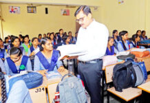 डीएम बनें शिक्षक, पॉक्सो कमेटी प्रशिक्षण सत्र कार्यशाला में बच्चों को दिया शिक्षा का ज्ञान