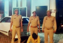 खान चिकन फ्राई हलाल ढाबा संचालक शराब पिलाने के साथ बेच रहा था यूपी की शराब, गिरफ्तार