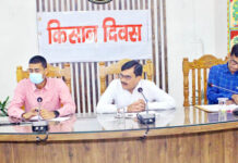 किसानों की शिकायतों का तत्काल कराएं निस्तारण अधिकारी: इन्द्र विक्रम सिंह