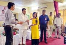 राज्यमंत्री नरेंद्र कश्यप ने लाभार्थियों को सौंपे शादी अनुदान स्वीकृति पत्र
