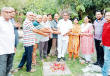 पार्क के सौंदर्यकरण कार्य का हुआ शुभारंभ नए फुटपाथ का निर्माण, दीवारों पर प्लास्टर और रंगाई-पुताई से बढ़ेगी खूबसूरती