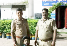 साहिबाबाद रेलवे स्टेशन के बाहर बेच रहा था हरियाणा की शराब