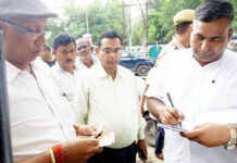 शहर को पॉलीथिन मुक्त बनाने में जुटे नगर आयुक्त विक्रमादित्य सिंह मलिक, क्या आप भी करेंगे सहयोग ?