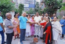 पार्षद निधि से जयपुरिया एनक्लेव गेट नंबर-2 में नाली एवं फुटपाथ कार्य का हुआ शुभारंभ