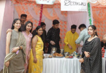 आईटीएस इन्ंसटीटयूट ऑफ हेल्थ एंड एलाईड साईसेज में दिवाली मेले का आयोजन
