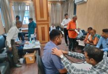 रेलवे कर्मचारियों के स्वास्थ्य की जांच