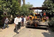 वार्डों में चल रहे विकास कार्यों की नगर आयुक्त ने की जांच