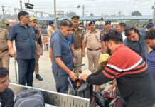 छठ पूजा को लेकर अलर्ट: जीआरपी व आरपीएफ की टीम ने चलाया चेकिंग अभियान