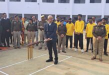 जेल प्रीमियर लीग का जिला जज-डीएम ने किया उद्घाटन