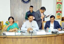 बिना भेदभाव के समयान्तराल में गुणवत्तापूर्ण करें शिकायतों का निस्तारण: असीम अरुण
