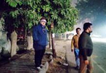 निराश्रितों को आश्रय स्थलों मे पहुंचाने में जुटी नगर निगम की टीम