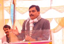चौधरी चरण सिंह के आदर्शों पर चलकर किसान उद्यमिता की ओर हो सकते है अग्रसर: डीएम