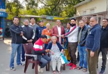 आयुष्मान कार्ड बनाने के लिए पार्षद ने नील पदम कुंज सोसायटी में लगाया शिविर
