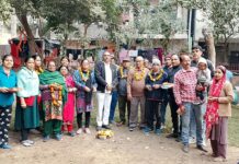 वैशाली सेक्टर एक कामना राधा कृष्ण पार्क में घास लगाने के कार्य का हुआ शुभारंभ