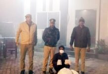 अवैध शराब की तलाश में आबकारी विभाग की टीम ने की रातभर छापेमारी, तस्कर गिरफ्तार