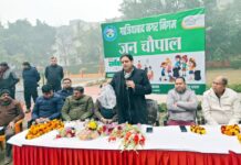 नगर आयुक्त के जन चौपाल में तत्काल हो रहा समस्या का समाधान