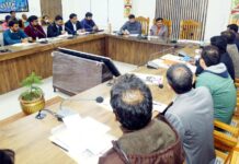…डीएम इन्द्र विक्रम सिंह ने बैंकर्स को विकास भवन सभागार में बना लिया बंदी, दिया अल्टीमेटम