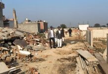 अवैध निर्माण के खिलाफ गरज रहा जीडीए का बुलडोजर, मोदीनजर में 22 बीघा में अवैध कॉलोनी को ध्वस्त करने के साथ वैशाली में तोड़ा फ्लैट
