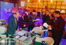शराब तस्करों के साथ बार, रेस्टोरेंट संचालकों पर नकेल कसने के लिए खुद जांच करने पहुंचे आबकारी अधिकारी