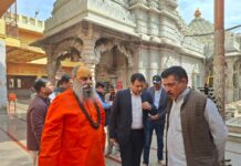 महाशिवरात्रि की भव्य तैयारियां: नगर आयुक्त ने दूधेश्वर नाथ मंदिर का किया निरीक्षण